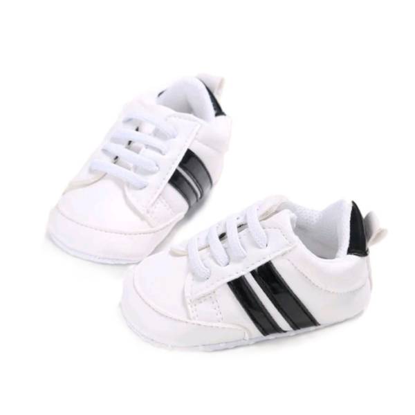 Newborn shoes/ Size 0-6 months